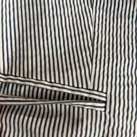 [6]Ann Taylor Navy and White Striped Cotton Blend Light Blazer - Picture 2 of 12